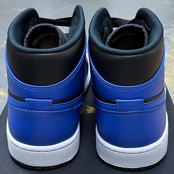 Nike Air Jordan 1 Mid Hyper Royal 554724-077 10 - Picture 5 of 10